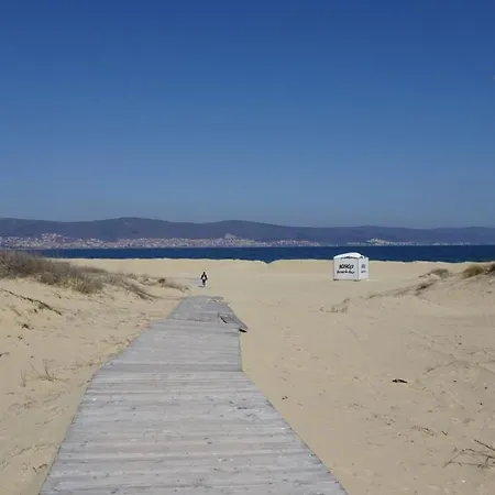 Sun, Sea, Apartament